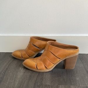 Dolce Vita camel coloured heels